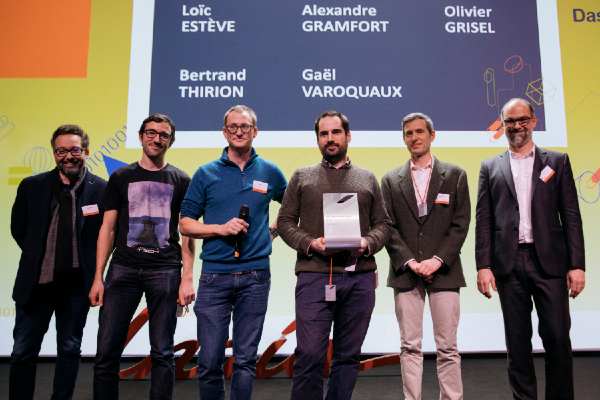 En 2019, le Scikit-Learn a remporté le prix de l'innovation Inria - Dassault Systèmes. Les chercheurs récompensés sont _ Loïc Esteve et Olivier Grisel, chercheurs Inria et Alexandre Gramfort, Bertrand Thirion,