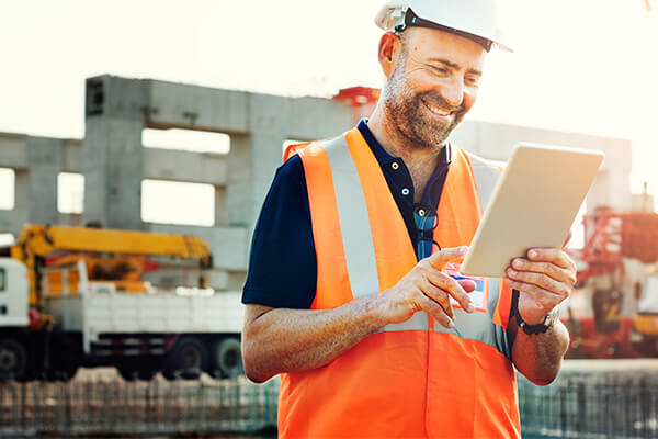 Suez et Bouygues Construction testent leurs premiers modèles d’assistant numérique