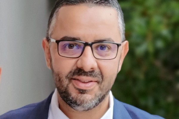 Mustapha Nhari travaille chez ASUS depuis 18 ans et occupait précédemment le poste de directeur commercial avant de devenir Directeur Général d’ASUS France en juillet 2018. 