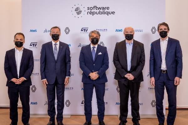 Mobilité : Atos, Dassault Systèmes, Groupe Renault, STMicroelectronics et Thales lancent la Software République.