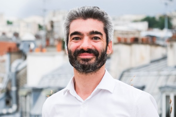 Portrait de Raphaël Labbé, cofondateur de Wiztopic.